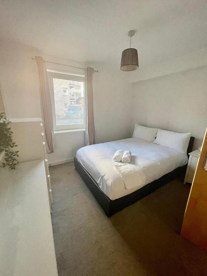 Pass The Keys Lovely 2bedroom Flat With Balcony Appartement