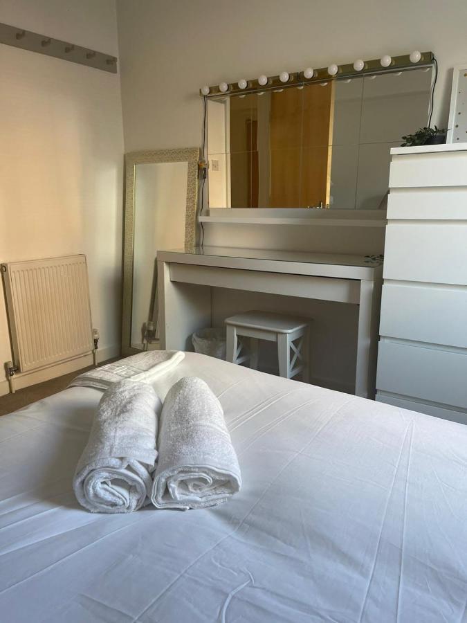 Appartement Pass The Keys Lovely 2bedroom Flat With Balcony *
