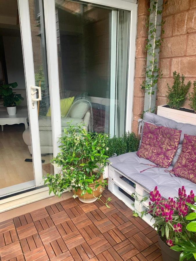 Pass The Keys Lovely 2bedroom Flat With Balcony Appartement *